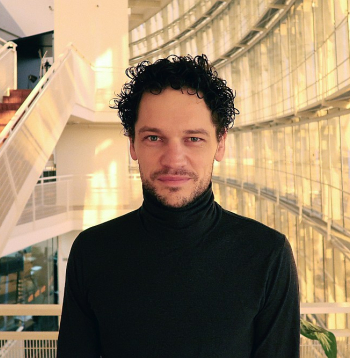 Edgars Ozoliņš: "Darbā esam vieni, mājās tomēr citi, bet kurā brīdī mēs esam paši?"