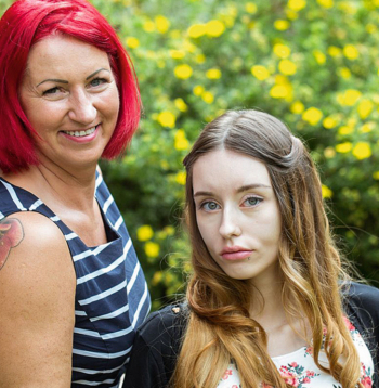 Māte un meita Vita un Arta Teivānes pirms astoņiem gadiem izveidoja zīmolu "LaimesZirneklis".