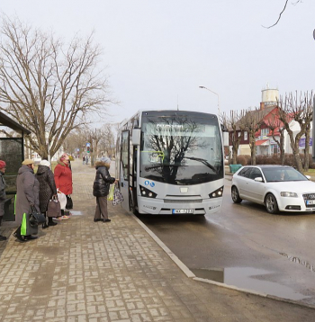 Ar reģionālajiem autobusiem pērn Latvijā kopā pārvadāti 20,46 miljoni pasažieru. Autobusu maršrutu tīklā kopumā ir aptuveni 16 500 pieturvietu.