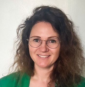 Ilze Reinika,Dabas aizsardzības pārvaldes komunikācijas un dizaina nodaļas vadītāja: "Krupju glābšanas akcijas to migrācijas laikā notiek ne tikai Latvijā, bet arī citviet Eiropā un pasaulē. Latvijā četru gadu laikā akcija palīdzējusi glābt vismaz 7000 krupju un citu abinieku dzīvības." 