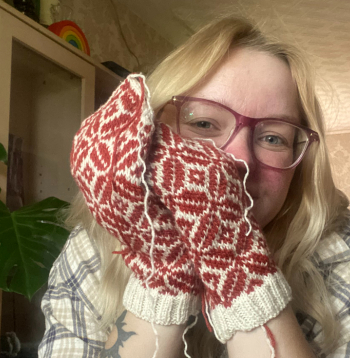 Ilva adītprieku pārmantojusi no savas dzimtas sievietēm –
vecvecmammas, vecmammas un mammas.