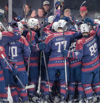 Jelgavas "Zemgales/LBTU" hokejisti priecājas par iekļūšanu finālā, kur viņi spēlēs sesto gadu pēc kārtas. Iepriekšējos divos gan nācās zaudēt pretiniekiem no Rīgas.