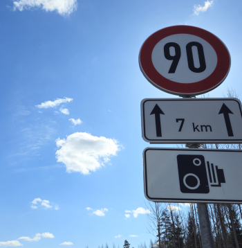 Vidējā ātruma kontroles posms. Ilustratīvs attēls.