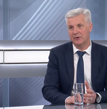 Domnīcas "Northern Europe Policy Centre" direktors, bijušais Latvijas aizsardzības ministrs Artis Pabriks ("Latvijas attīstībai").