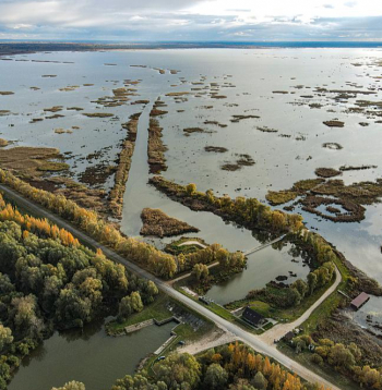 Lubāns ir viens no cilvēku visvairāk pārveidotajiem ezeriem Latvijā, turklāt arī viens no seklākajiem, jo vidējais dziļums svārstās ap trīs metriem. Lubāns ir viens no cilvēku visvairāk pārveidotajiem ezeriem Latvijā, turklāt arī viens no seklākajiem, jo vidējais dziļums svārstās ap trīs metriem.