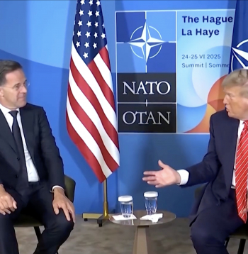 NATO ģenerālsekretārs Marks Rute un ASV prezidents Donalds Tramps. NATO ģenerālsekretārs Marks Rute un ASV prezidents Donalds Tramps.