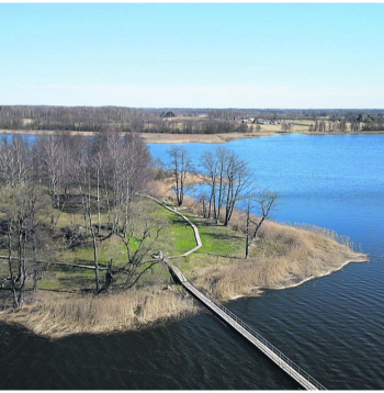 Apkārt 1,8 hektārus lielajai salai ved pastaigu taka 442 metru garumā.