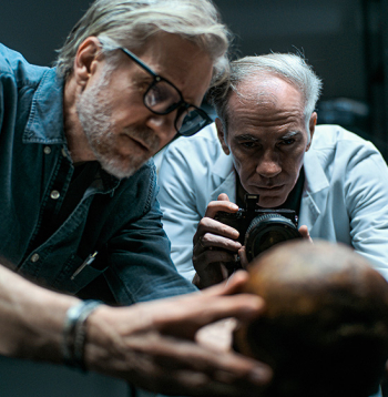 DNS par radniecību tomēr sniedz ievērojami precīzākas atbildes nekā galvaskausu un kaulu izpēte.