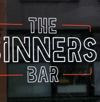 "The Sinners" bārs.