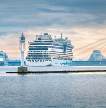 Kruīza kuģis.