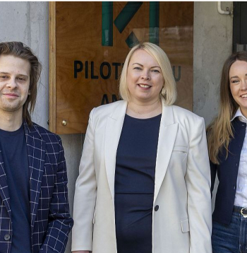 Attēlā no kreisās: Matīss Pāls, Karīna Orlova, Daniela Godiņa.