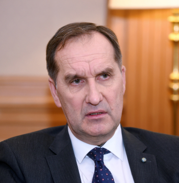 Latvijas vēstnieks NATO Māris Riekstiņš. Latvijas vēstnieks NATO Māris Riekstiņš.