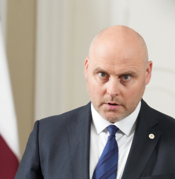 Apvienotais saraksts" Saeimas frakcijas deputāts Andris Kulbergs piedalās preses konferencē pēc konsultācijām ar Valsts prezidentu un visu Saeimas frakciju deleģētajiem pārstāvjiem par jaunas valdības izveidi.