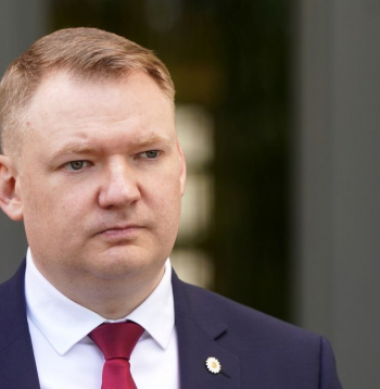 Saeimas sekretārs Edvards Smiltēns.