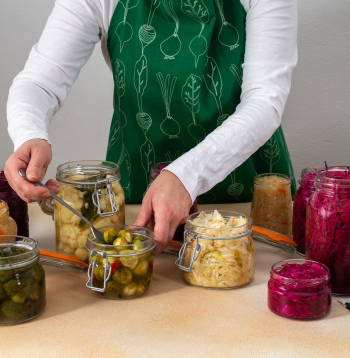 Fermentētiem produktiem tiek piedēvēta spēja iedarboties uz zarnu mikrobiomu, tomēr to lietošanā jāievēro mērenība.