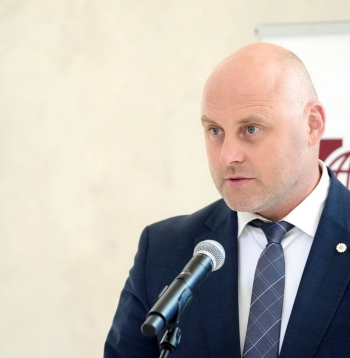 Premjers Andris Kulbergs.