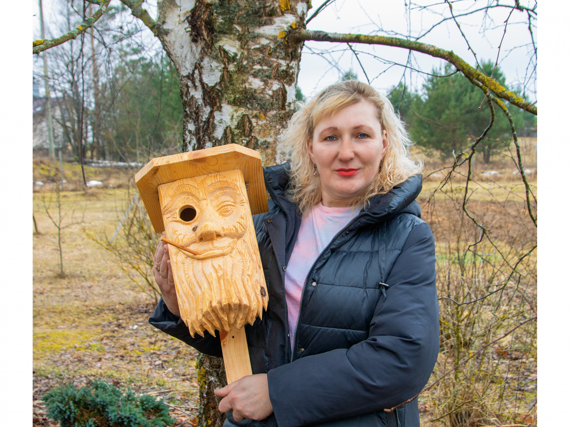 Liāna Zuce stāsta, ka būrīšos apmetas dažādi putni, ne tikai strazdi.