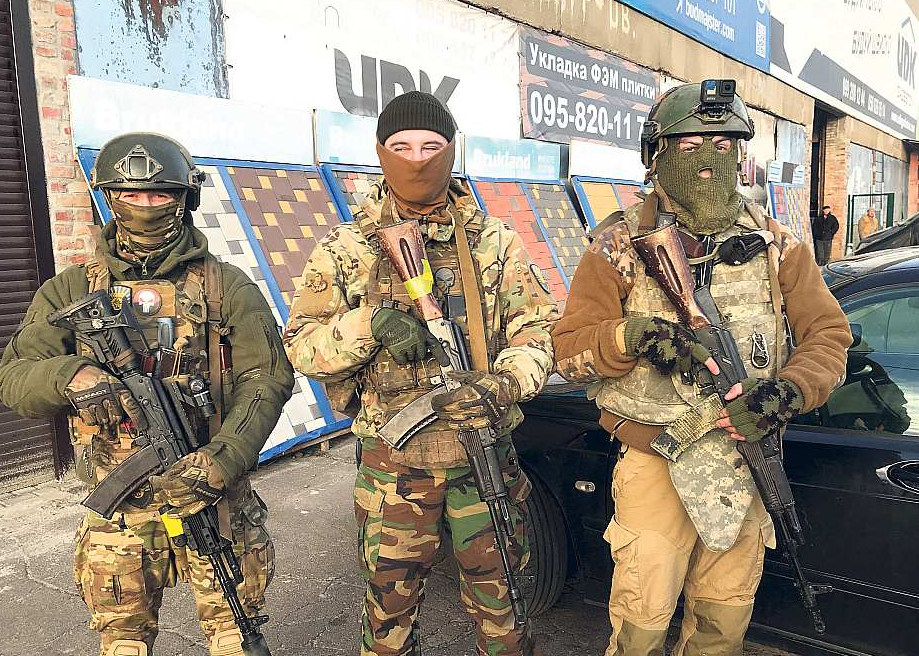 Ukrainā pieredzēts – motivēti bijušie civilisti ātri apgūst karavīra prasmes.