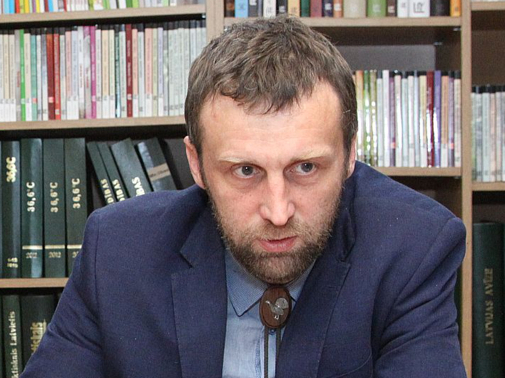 Valters Lūsis, Valsts meža dienesta Medību daļas vadītājs.