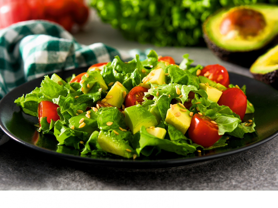 Kartupeļu un avokado salāti.