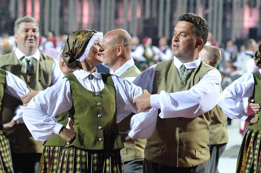 Dziesmu un deju svētki