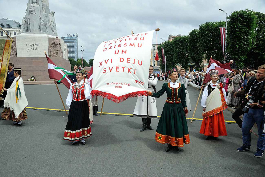Dziesmu un deju svētki