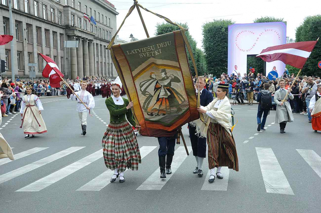 Dziesmu un deju svētki