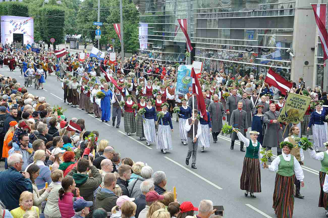 Dziesmu un deju svētki