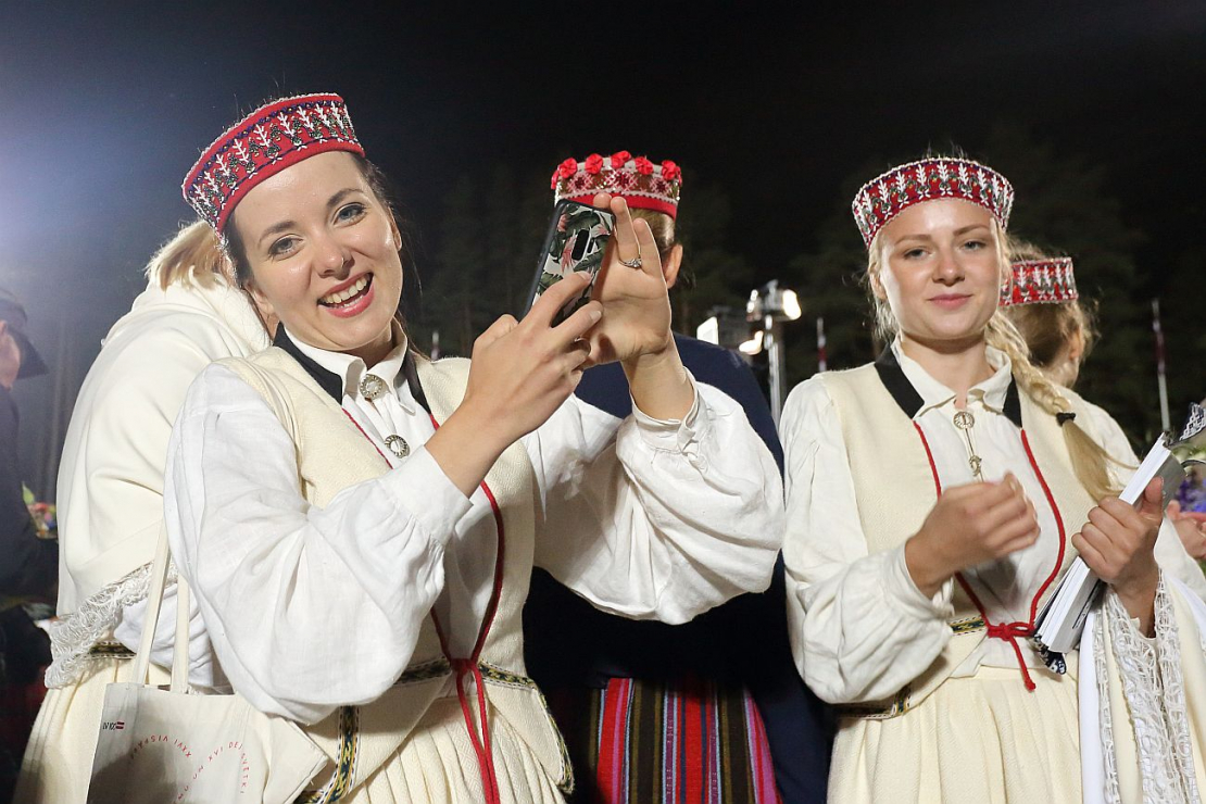 Dziesmu un deju svētki