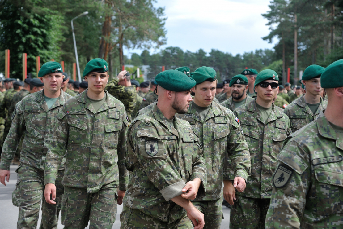 NATO karavīri Ādažu bāzē.