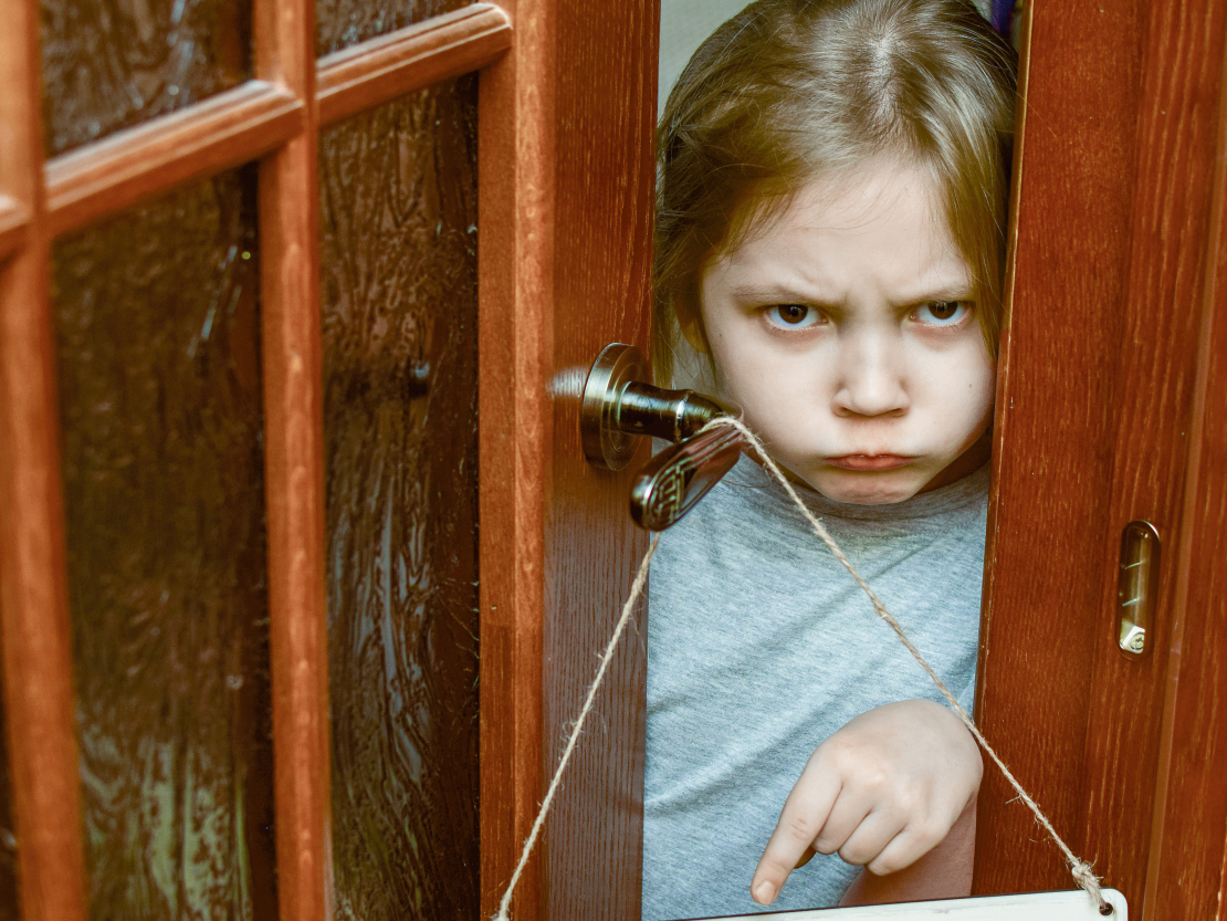 Sava istaba bērnam kļūst ne tikai par cietoksni, bet arī svētnīcu un patvērumu.