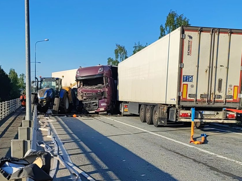 Avārija uz Gaujas tilta.