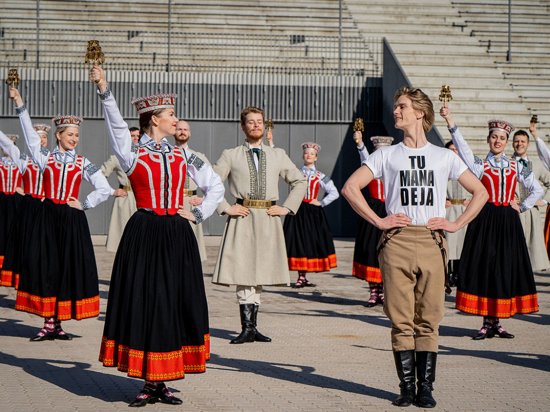 Video dziesmai "Sasala jūrīna".