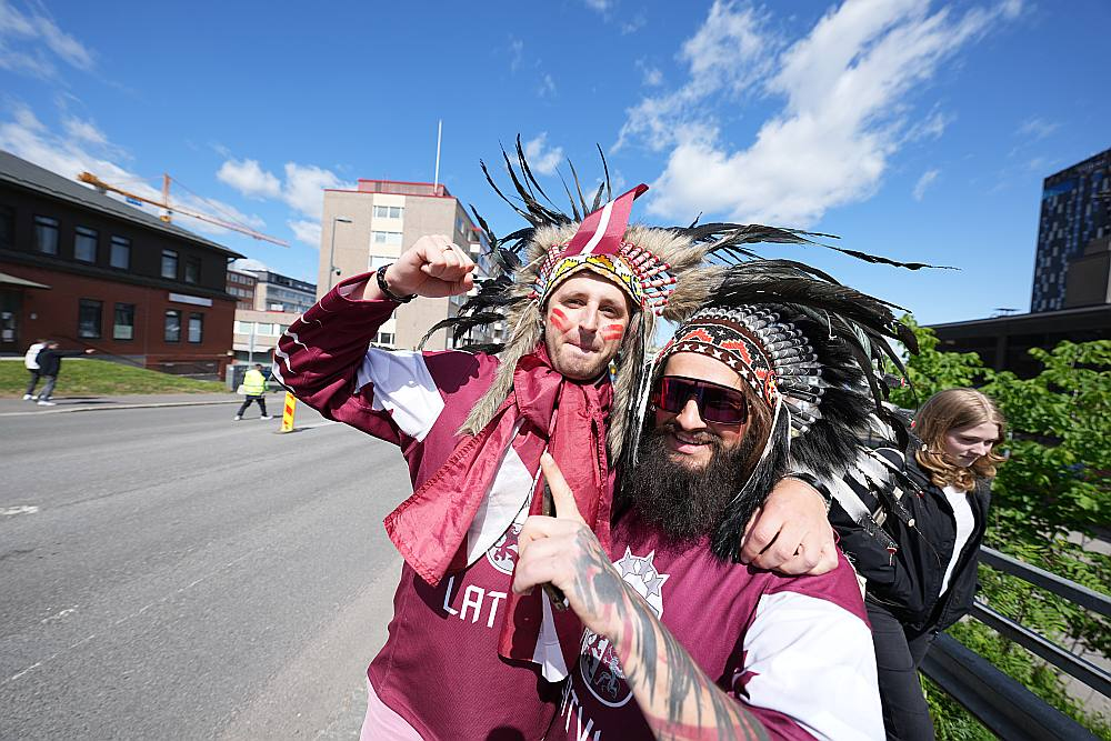 Latvijas hokeja fani pieskandināja Tamperi.