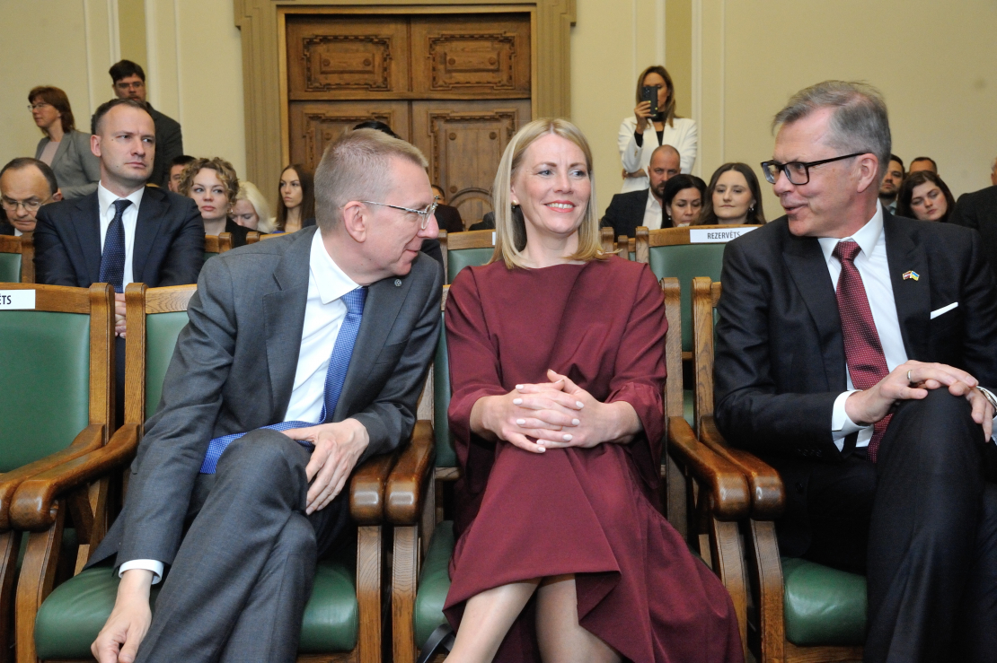 Vēlēšanām pieteikti trīs atšķirīgi kandidāti, no kreisās: Elīna Pinto ("Progresīvie"), Edgars Rinkēvičs ("Jaunā Vienotība") un Uldis Pīlēns ("Apvienotais saraksts"). Priekšvēlēšanu diskusijas parādīja, ka viņiem ir arī dažādas prioritātes, kas saskan tikai pāris jautājumos – par ārējo un iekšējo drošību, kā arī nodomā lielāku uzmanību veltīt reģioniem.
