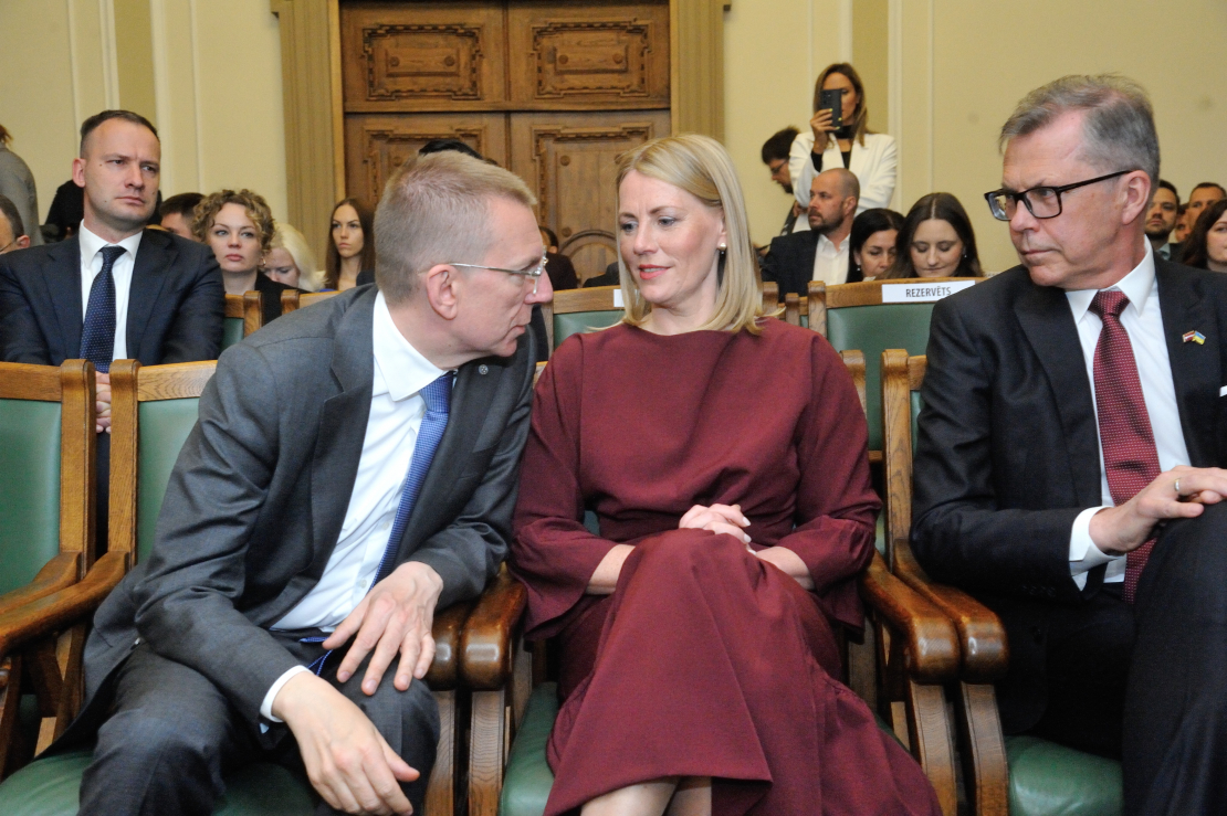 Vēlēšanām pieteikti trīs atšķirīgi kandidāti, no kreisās: Elīna Pinto ("Progresīvie"), Edgars Rinkēvičs ("Jaunā Vienotība") un Uldis Pīlēns ("Apvienotais saraksts"). Priekšvēlēšanu diskusijas parādīja, ka viņiem ir arī dažādas prioritātes, kas saskan tikai pāris jautājumos – par ārējo un iekšējo drošību, kā arī nodomā lielāku uzmanību veltīt reģioniem.