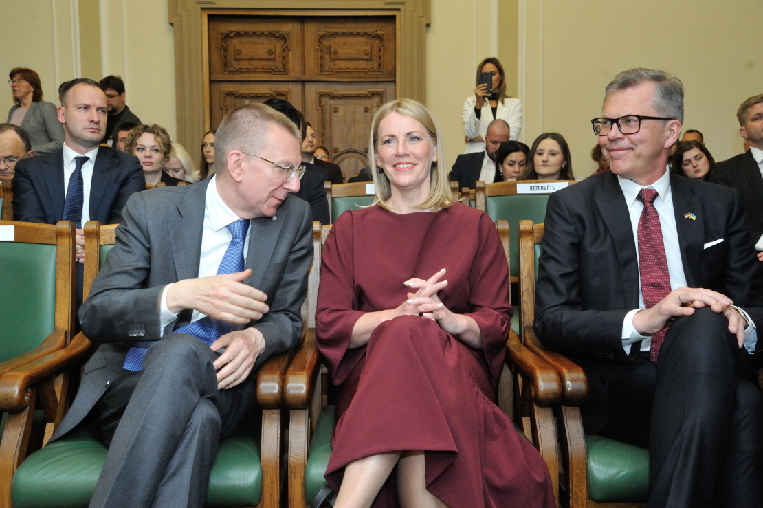 Vēlēšanām pieteikti trīs atšķirīgi kandidāti, no kreisās: Elīna Pinto ("Progresīvie"), Edgars Rinkēvičs ("Jaunā Vienotība") un Uldis Pīlēns ("Apvienotais saraksts"). Priekšvēlēšanu diskusijas parādīja, ka viņiem ir arī dažādas prioritātes, kas saskan tikai pāris jautājumos – par ārējo un iekšējo drošību, kā arī nodomā lielāku uzmanību veltīt reģioniem.