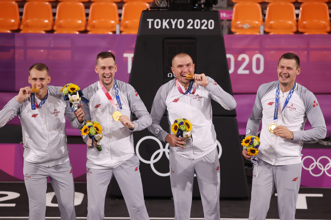 Pirmie 3x3 basketbola olimpiskie čempioni – Nauris Miezis, Kārlis Lasmanis, Edgars Krūmiņš un Agnis Čavars. 2020. gada Olimpiskajās spēlēs Tokijā – Latvijai zelts!