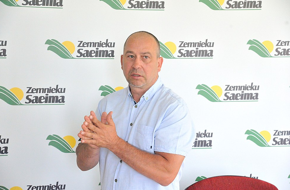 Juris Lazdiņš: Atšķirībā no iepriekšējiem periodiem šajā Stratēģiskajā plānā viss ir aprakstīts tik smalki, ka MK noteikumos vairs nav ko ierakstīt: gan datumi un laiki, gan visas veicamās darbības. Nav nekādu pielāgošanās iespēju.