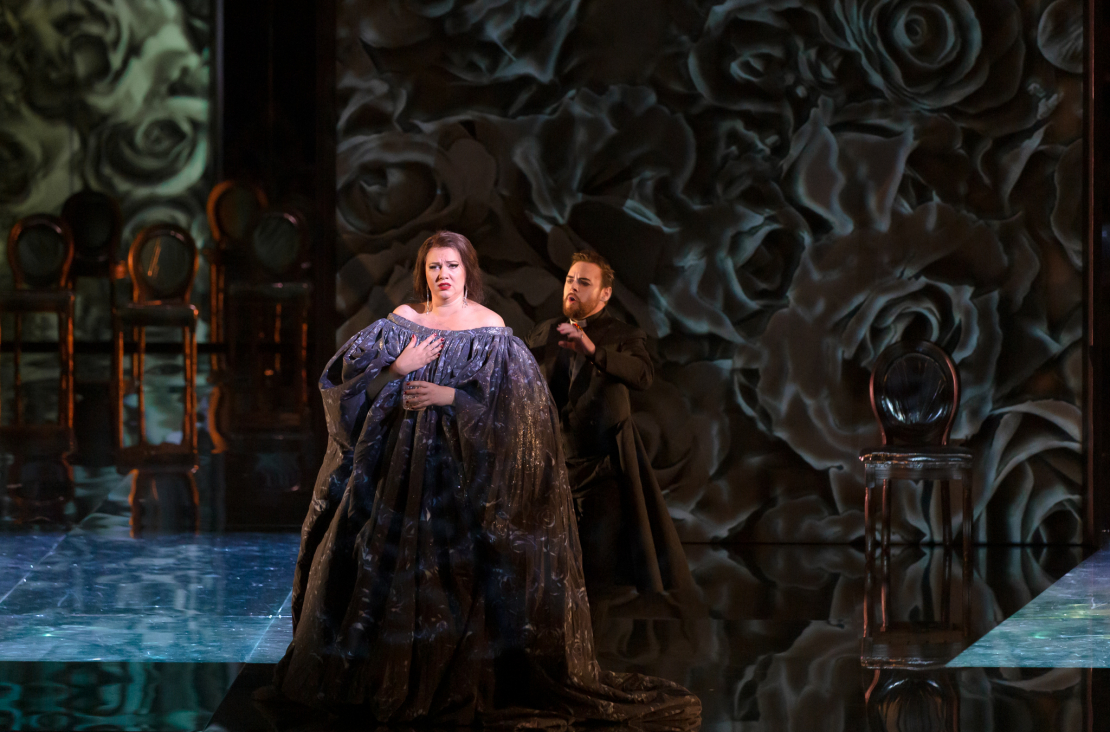 Operas "Adriāna Lekuvrēra" pirmizrāde Latvijas Nacionālajā operā.