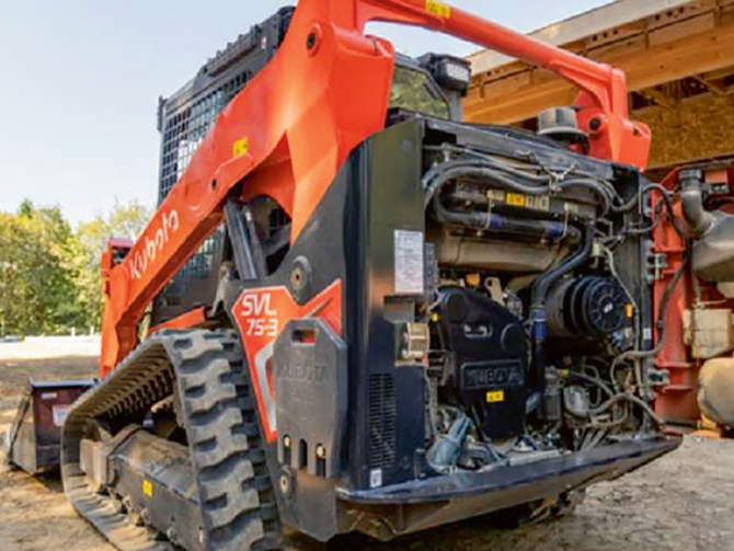 'Kubota SVL75-3' kāpuķēžu iekrāvējs.