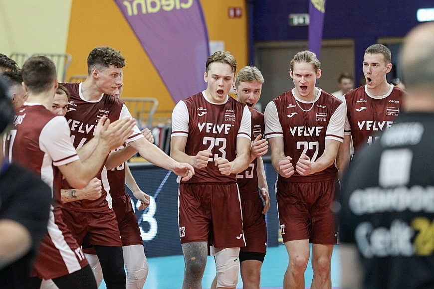 Latvijas vīriešu volejbola izlase Eiropas Sudraba līgas grupu turnīrā izcīnīja četras pārliecinošas uzvaras.