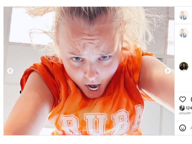 20 gadus vecā amerikāņu jūtūbere Džodžo Siva.