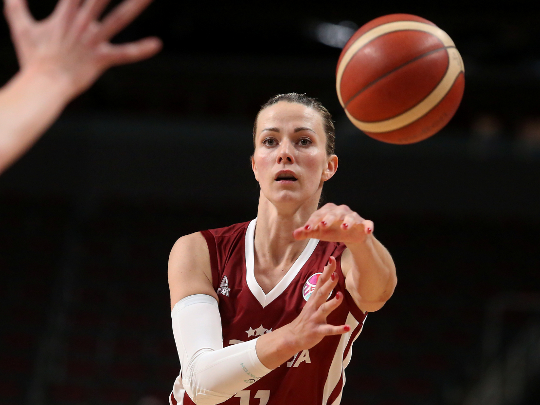 Latvijas sieviešu basketbola izlases spēlētāja Aija Jurjāne.