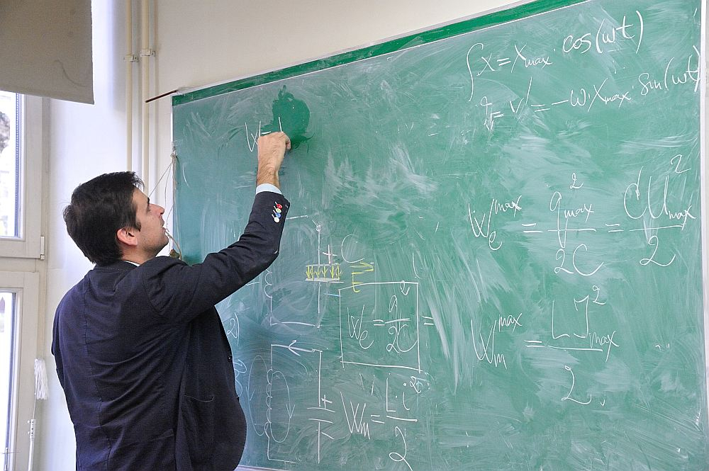 Ilustratīvs attēls. Skola. Tāfele