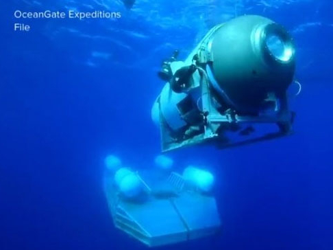 Kompānijas "OceanGate Expeditions" 6,5 metrus garais zemūdens aparāts "Titan".
