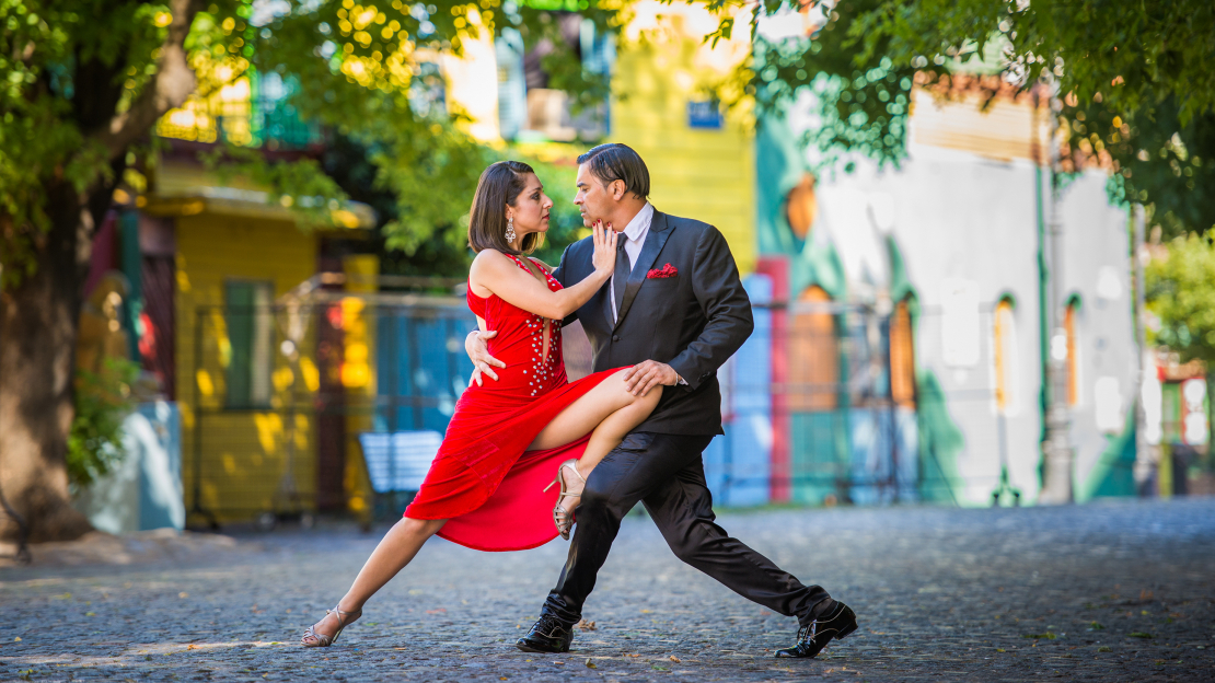 Tango dejotāji Kaminito ielā Labokas kvartālā – vietā, kur dzimis tango.