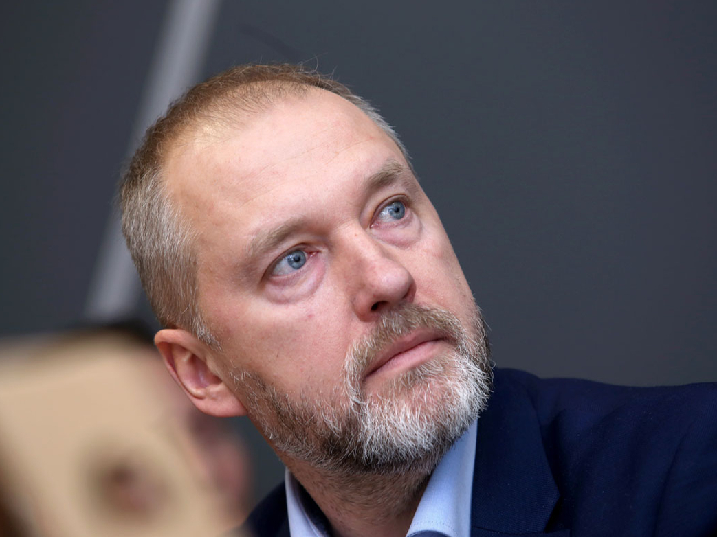 Lauksaimniecības organizāciju sadarbības padomes valdes loceklis un Piena grupas vadītājs Guntis Gūtmanis piedalās kampaņas "Godīgs piens" atklāšanas pasākumā, kuras mērķis ir aicināt importētā piena vietā izvēlēties vietējo un iemācīt cilvēkus atpazīt vietējo produkciju.