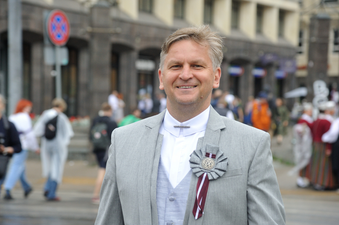 XXVII Vispārējo latviešu Dziesmu un XVII Deju svētku gājiens. Ints Teterovskis.