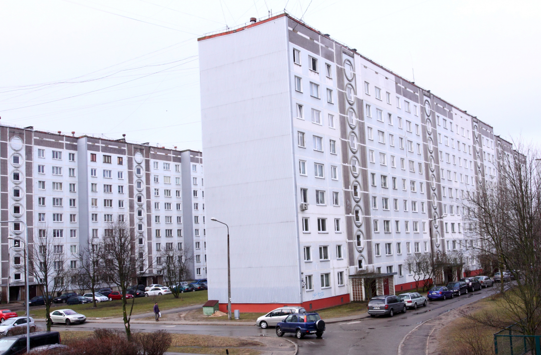 Dzīvojamās mājas. Daudzdzīvokļu nami. Pļavnieku mikrorajons.